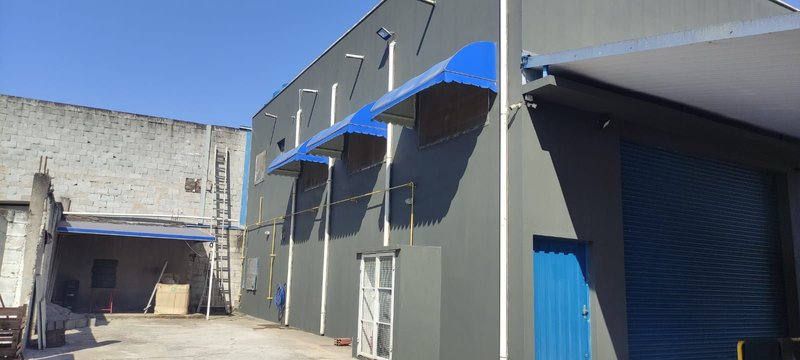 Galpão comercial com mezanino e amplo terreno - Mogi das Cruzes - 