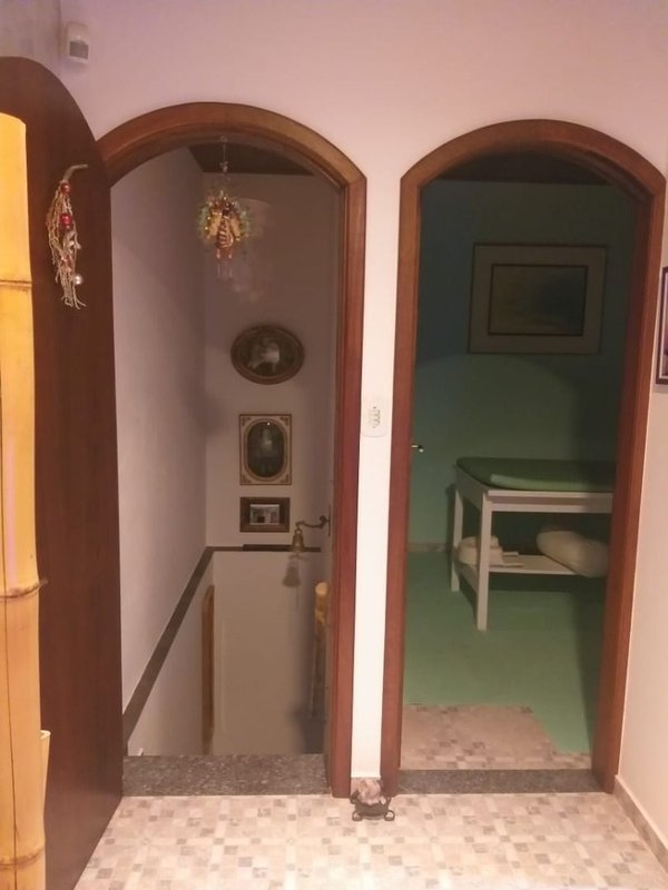 Casa térrea com 03 dormitórios, suíte com banheira, ampla cozinha - Mogi das Cruzes - 