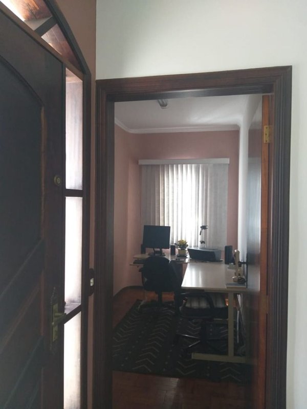 Casa térrea com 03 dormitórios, suíte com banheira, ampla cozinha - Mogi das Cruzes - 