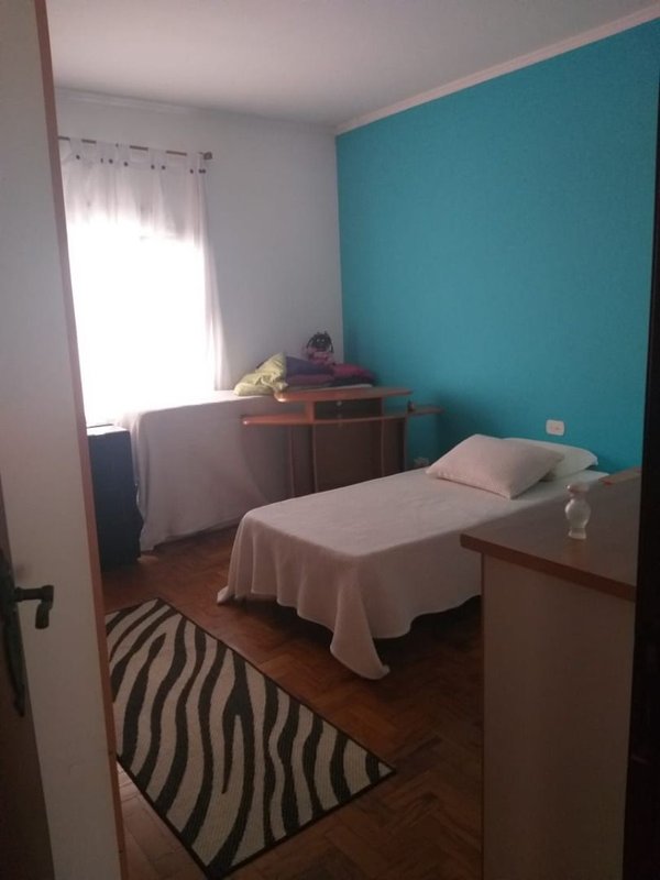 Casa térrea com 03 dormitórios, suíte com banheira, ampla cozinha - Mogi das Cruzes - 