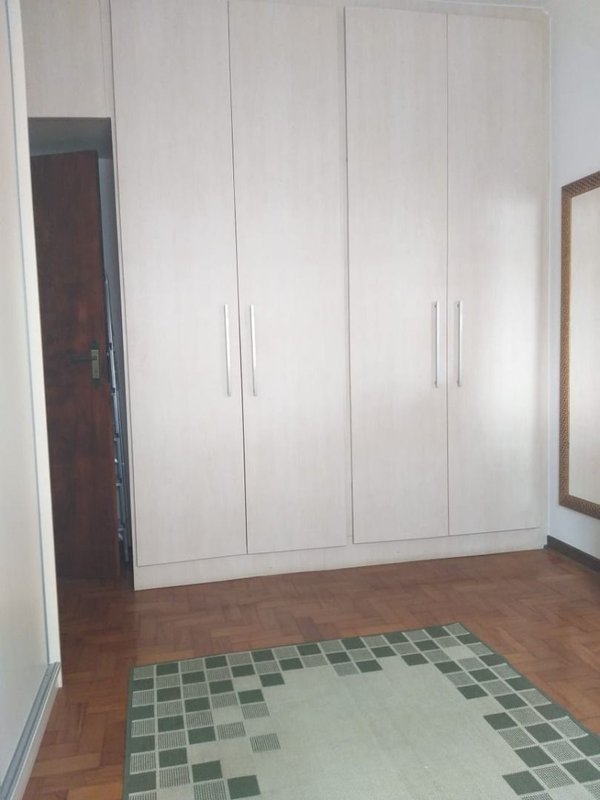 Casa térrea com 03 dormitórios, suíte com banheira, ampla cozinha - Mogi das Cruzes - 