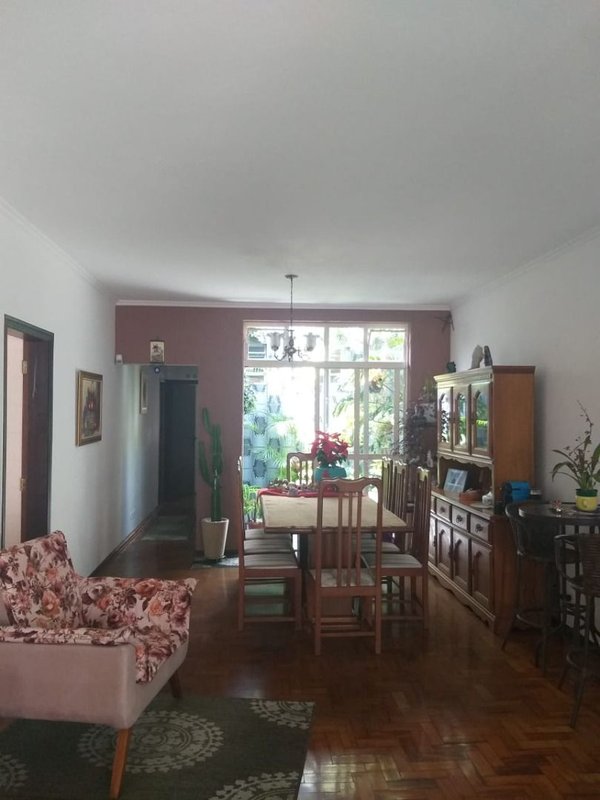 Casa térrea com 03 dormitórios, suíte com banheira, ampla cozinha - Mogi das Cruzes - 
