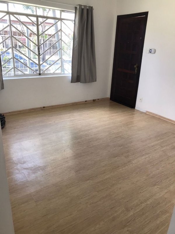 Casa térrea no Vila Rubens com 02 dormitórios, sala, cozinha e banheiro - Mogi das Cruzes - 
