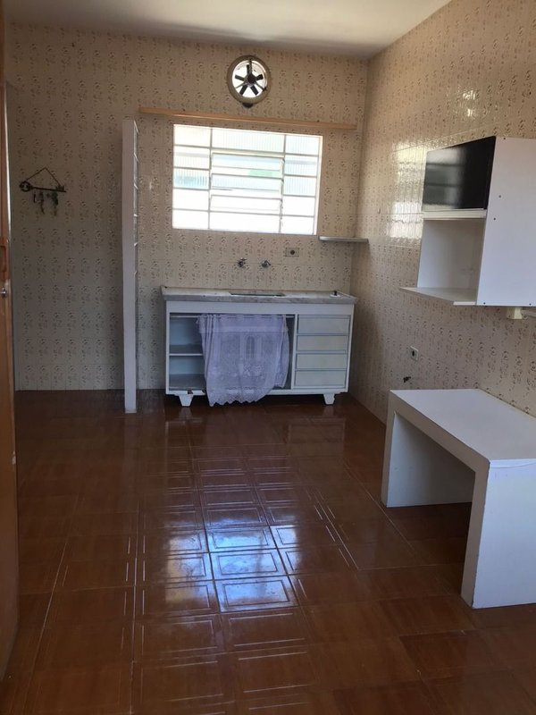 Casa térrea no Vila Rubens com 02 dormitórios, sala, cozinha e banheiro - Mogi das Cruzes - 