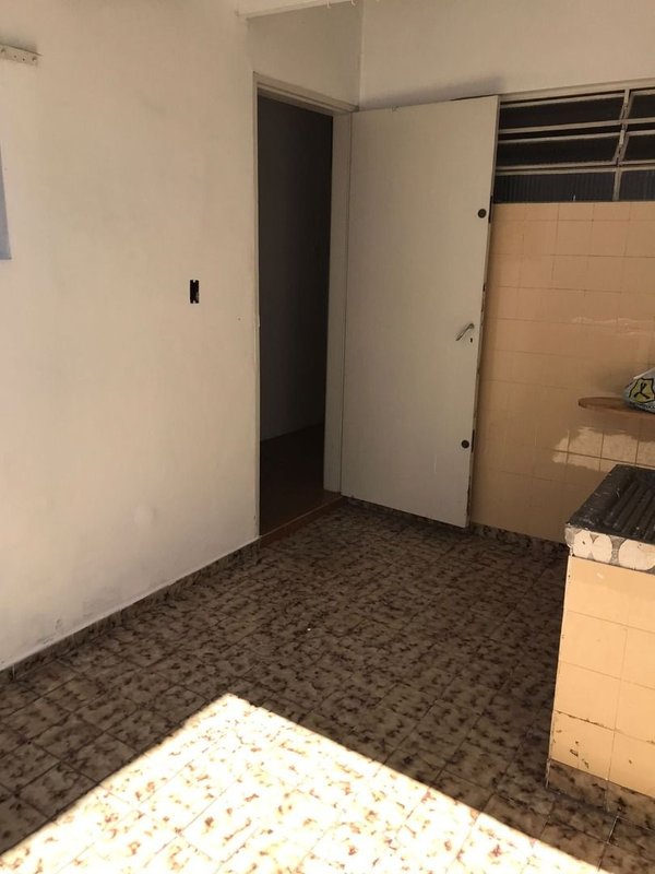 Casa térrea no Vila Rubens com 02 dormitórios, sala, cozinha e banheiro - Mogi das Cruzes - 