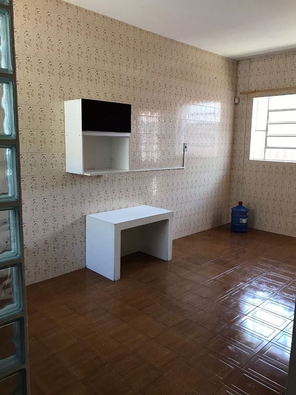 Casa térrea no Vila Rubens com 02 dormitórios, sala, cozinha e banheiro - Mogi das Cruzes - 