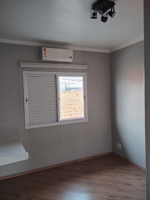 Lindo Sobrado em Condomínio Fechado na Vila Oliveira com 03 dormitórios - Mogi das Cruzes - 