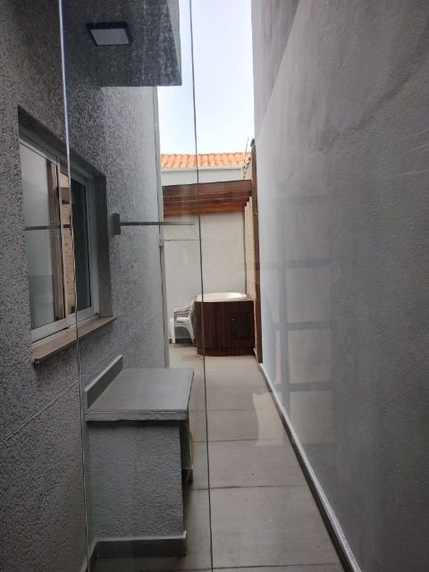 Lindo Sobrado em Condomínio Fechado na Vila Oliveira com 03 dormitórios - Mogi das Cruzes - 