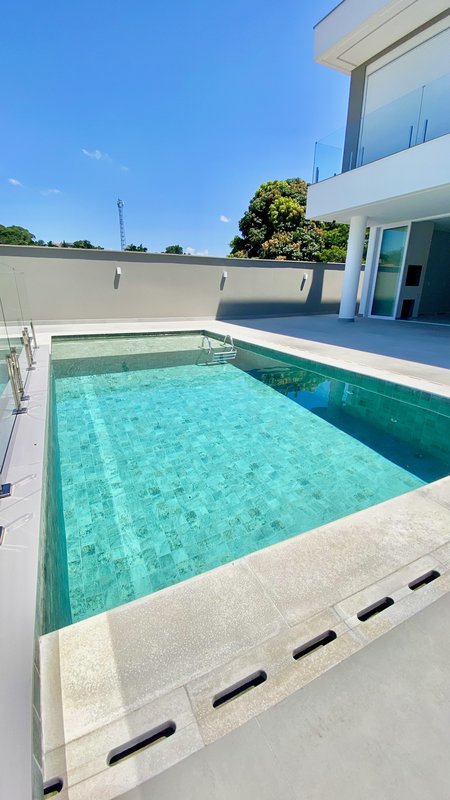 CASA DE ALTO PADRÃO COM 3 SUÍTES NO JARDIM MALUCHE - Brusque - 