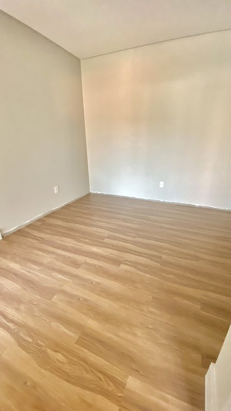 CASA DE ALTO PADRÃO COM 3 SUÍTES NO JARDIM MALUCHE - Brusque - 