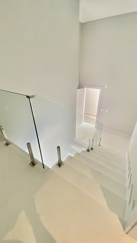 CASA DE ALTO PADRÃO COM 3 SUÍTES NO JARDIM MALUCHE - Brusque - 