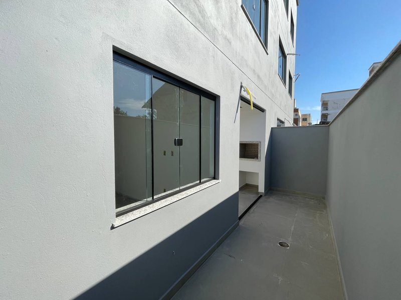 Apartamento térreo com 2 quartos, Bairro Santa Regina - Camboriú-SC Rua Londres Camboriú - 
