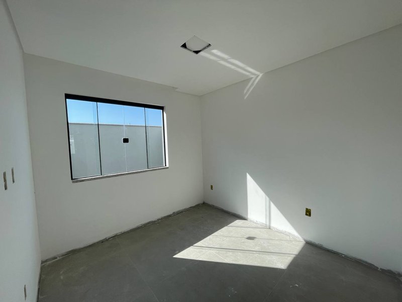 Apartamento térreo com 2 quartos, Bairro Santa Regina - Camboriú-SC Rua Londres Camboriú - 