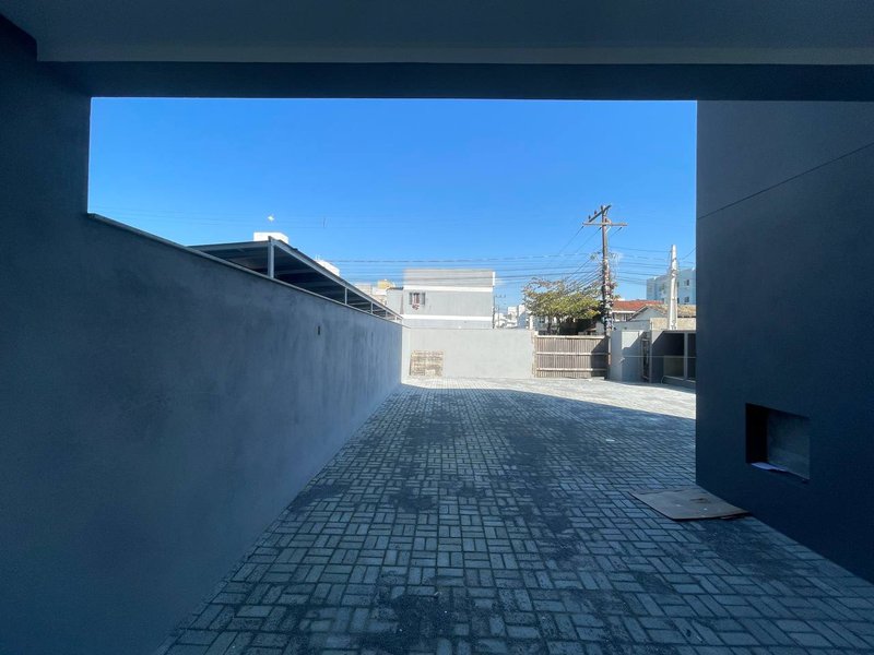 Apartamento térreo com 2 quartos, Bairro Santa Regina - Camboriú-SC Rua Londres Camboriú - 