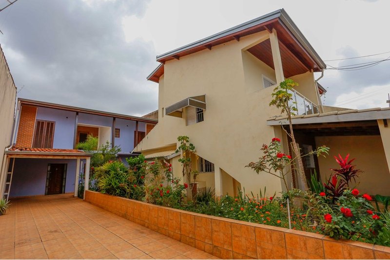 Casa Á venda no Jardim Bertanha, 243m - R$ 537.000 - 4 Dormitórios- 2 Suítes - Sorocaba SP Rua Abdalla Tebet Sorocaba - 
