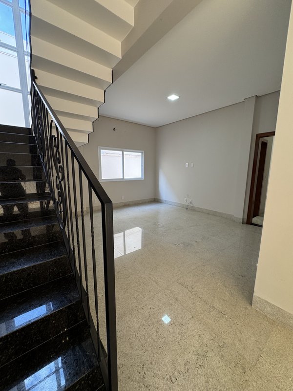 Sobrado à venda no Portal da Mata Residencial - Sinop - 