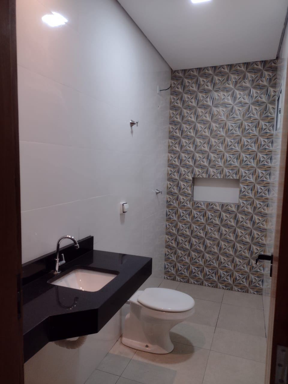 Casa t&eacute;rrea - 2 quartos sendo 1 suite Rua Guenka Kosuke Campo Grande - 