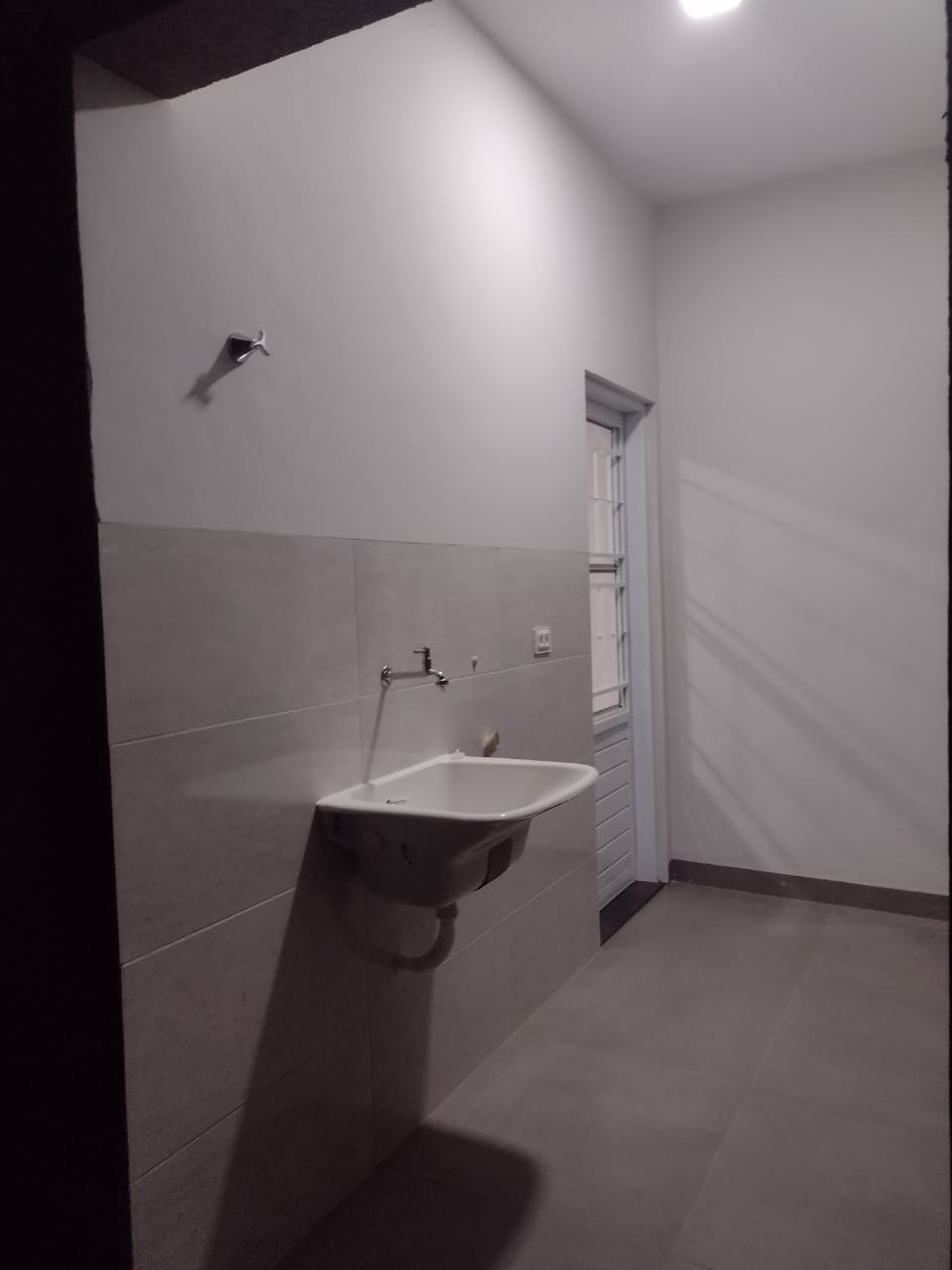 Casa t&eacute;rrea - 2 quartos sendo 1 suite Rua Guenka Kosuke Campo Grande - 