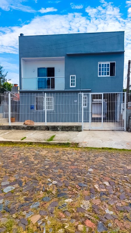 Casa com 4 dormitórios e edícula próximo a Av Baltazar De Oliveira Garcia Rua Professor Álvaro Barcellos Ferreira  Porto Alegre - 