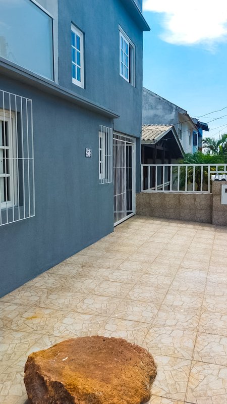 Casa com 4 dormitórios e edícula próximo a Av Baltazar De Oliveira Garcia Rua Professor Álvaro Barcellos Ferreira  Porto Alegre - 