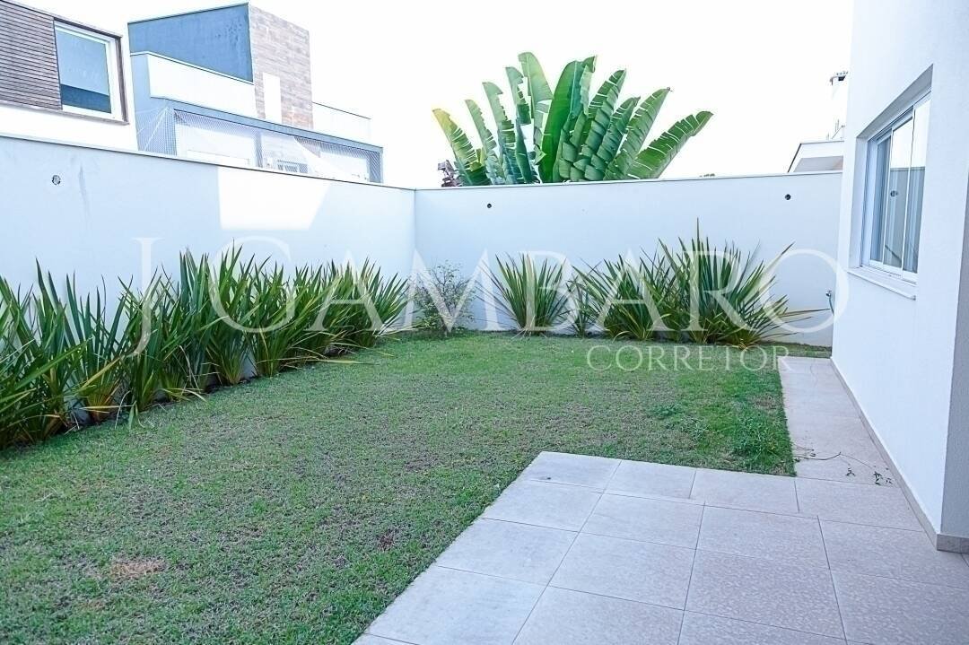 Casa à venda com 3 quartos, 300m² - Foto 14