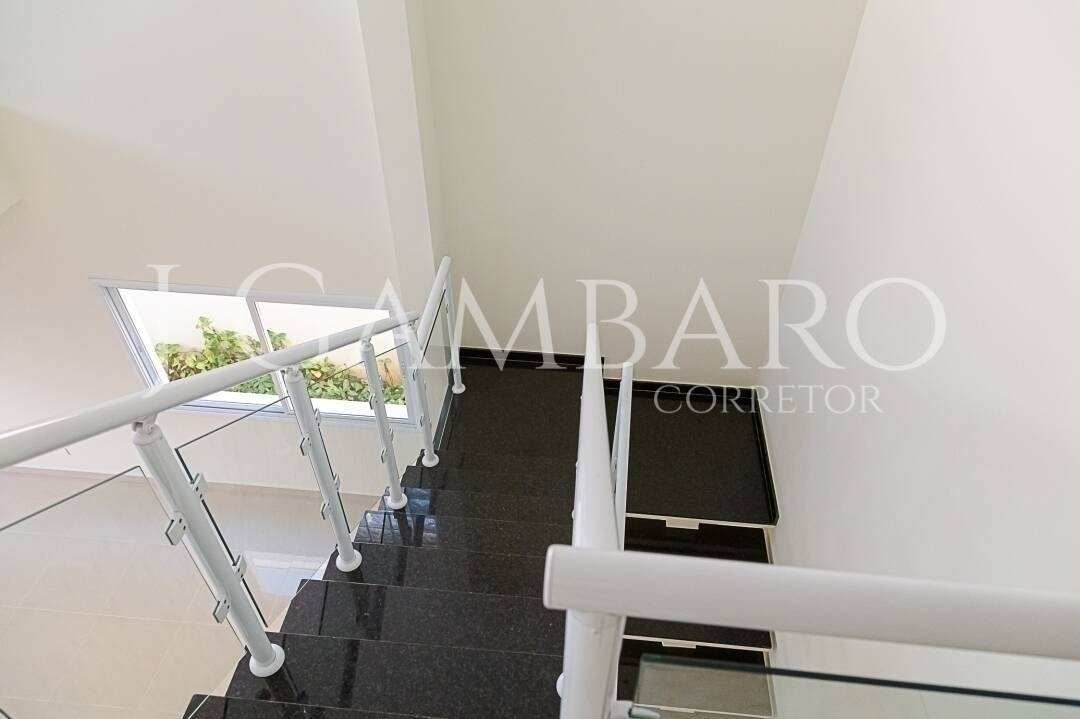 Casa à venda com 3 quartos, 300m² - Foto 36