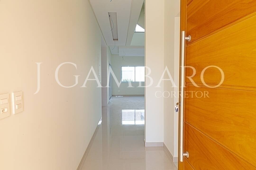Casa à venda com 3 quartos, 300m² - Foto 3