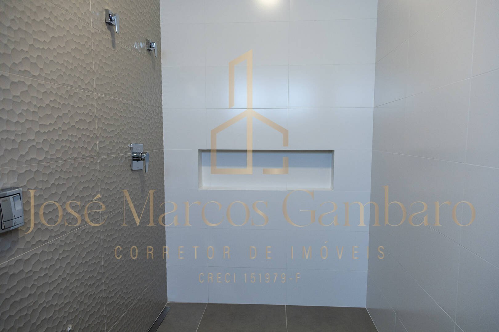 Casa de Condomínio à venda com 3 quartos, 360m² - Foto 29