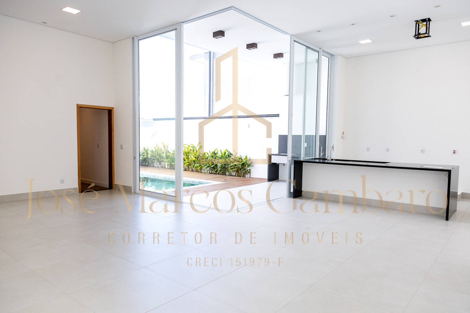 Casa de Condomínio à venda com 3 quartos, 360m² - Foto 1