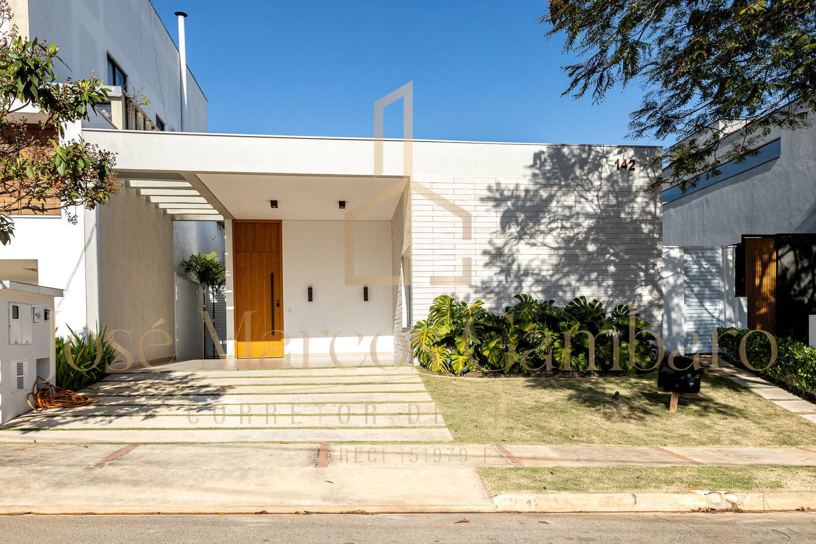 Casa de Condomínio à venda com 3 quartos, 360m² - Foto 3