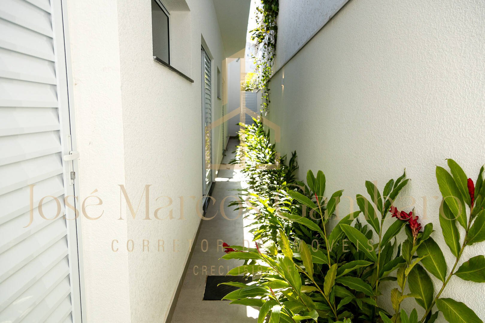 Casa de Condomínio à venda com 3 quartos, 360m² - Foto 31