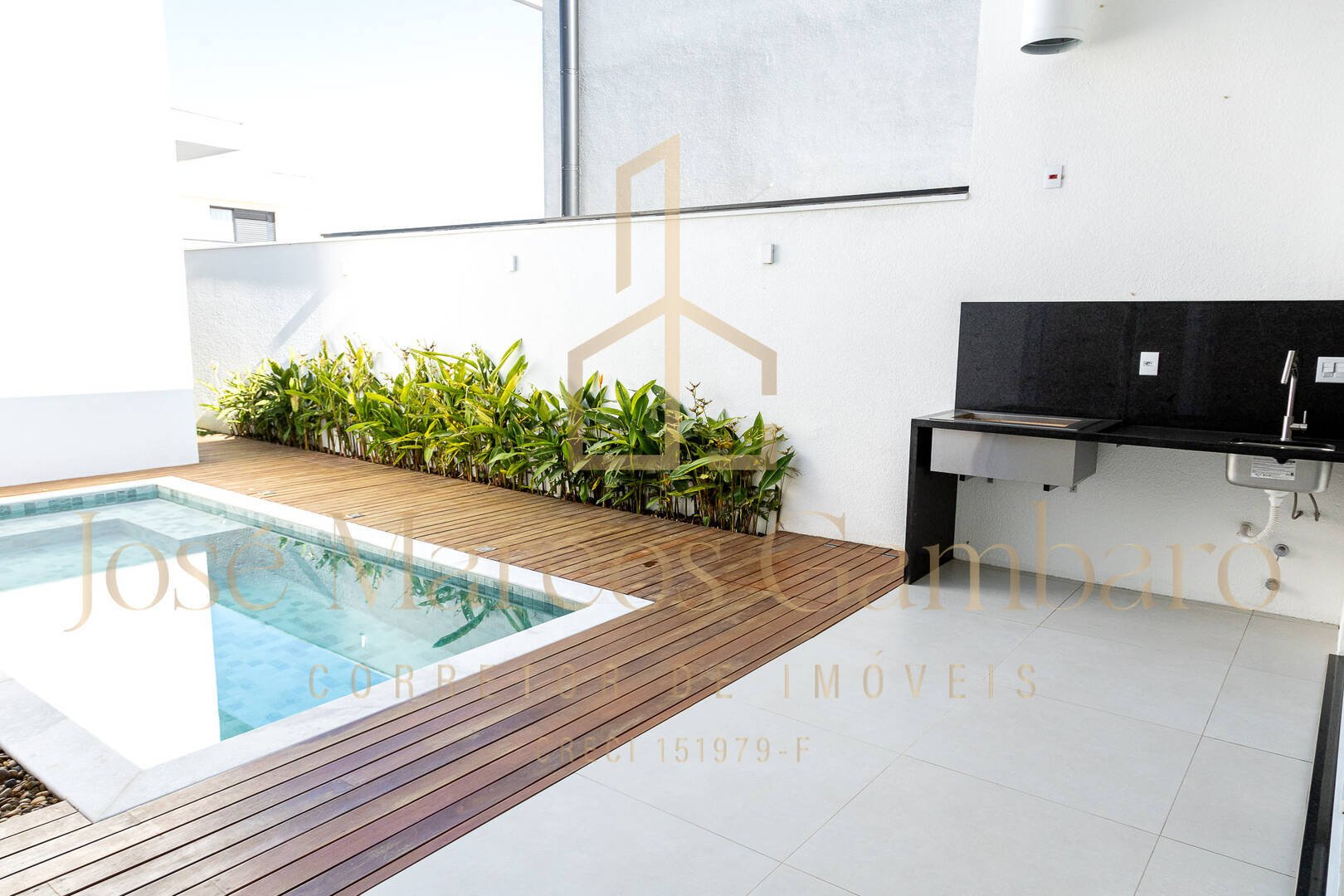 Casa de Condomínio à venda com 3 quartos, 360m² - Foto 18