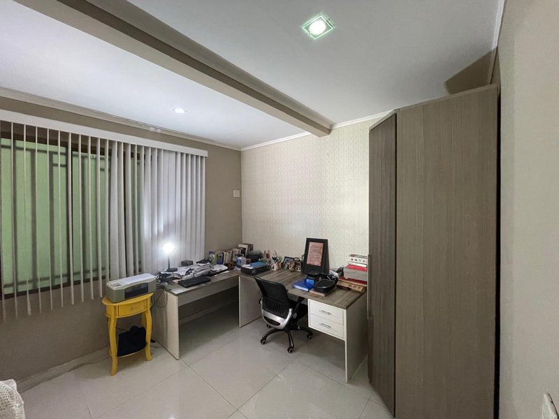 Casa com 3 Quartos à Venda na Avenida Imigrantes - Bairro Rio Madeira Av. Imigrantes Porto Velho - 