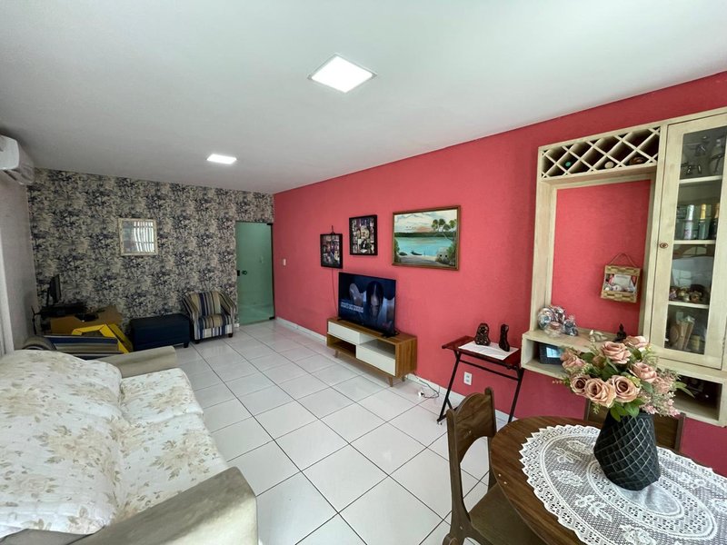 Casa com 3 Quartos à Venda na Avenida Imigrantes - Bairro Rio Madeira Av. Imigrantes Porto Velho - 