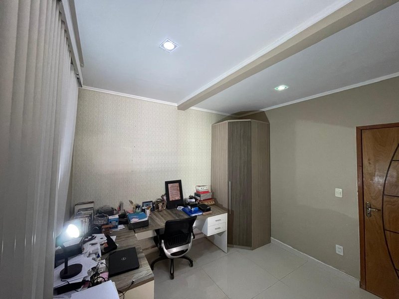 Casa com 3 Quartos à Venda na Avenida Imigrantes - Bairro Rio Madeira Av. Imigrantes Porto Velho - 