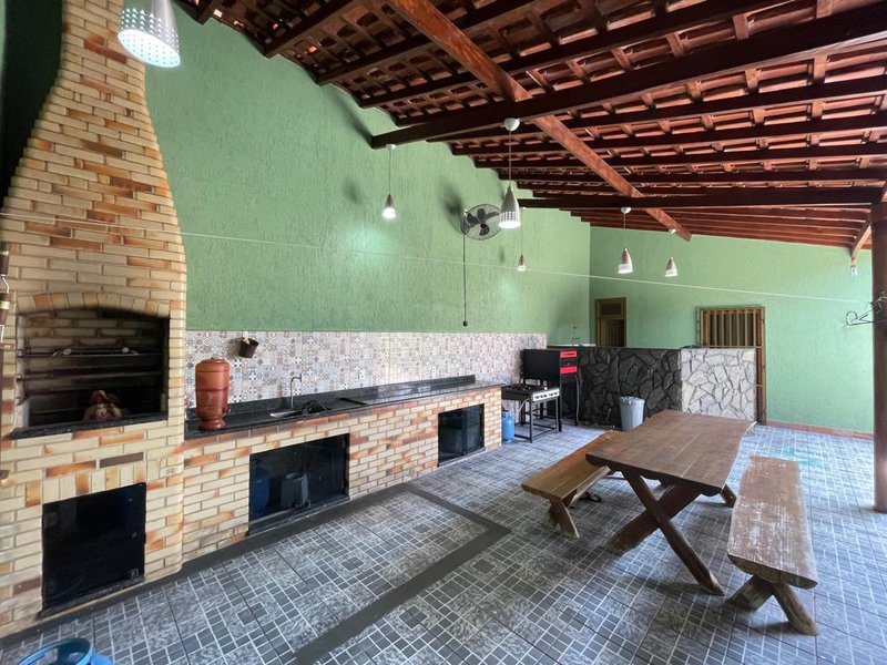 Casa com 3 Quartos à Venda na Avenida Imigrantes - Bairro Rio Madeira Av. Imigrantes Porto Velho - 