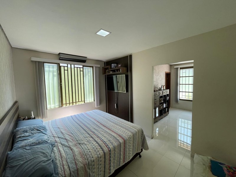 Casa com 3 Quartos à Venda na Avenida Imigrantes - Bairro Rio Madeira Av. Imigrantes Porto Velho - 