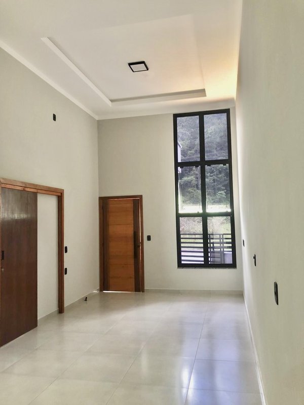 CASA COM 1 SUÍTE MAIS 2 DORMITÓRIOS NO LAGEADO BAIXO - Guabiruba - 