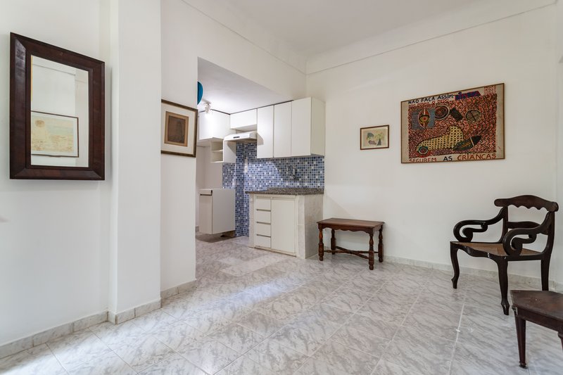 Quarto e sala com área externa! Rua Belisário Távora Rio de Janeiro - 