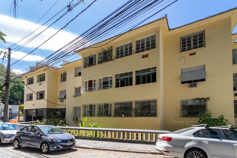 Quarto e sala com área externa! Rua Belisário Távora Rio de Janeiro - 