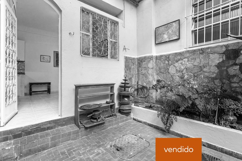 Quarto e sala com área externa! Rua Belisário Távora Rio de Janeiro - 