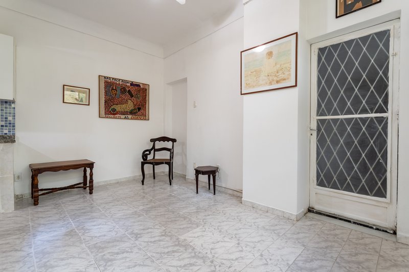 Quarto e sala com área externa! Rua Belisário Távora Rio de Janeiro - 