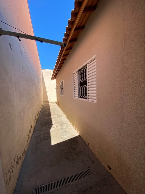 Casa 3 dormitórios sendo um suíte -Bairro São Lourenço-Limeira SP - Limeira - 