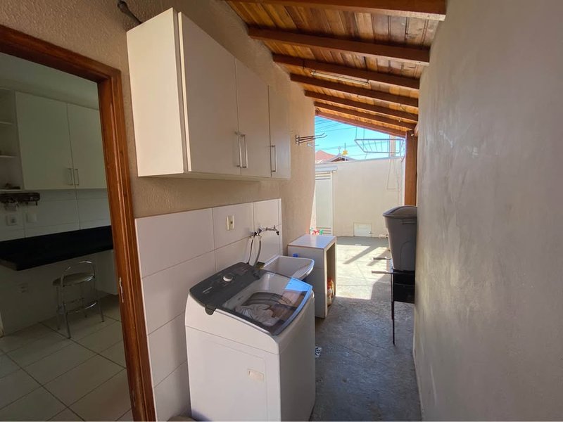 Casa 3 dormitórios sendo um suíte -Bairro São Lourenço-Limeira SP - Limeira - 