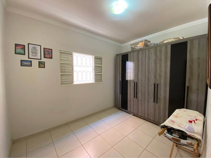 Casa 3 dormitórios sendo um suíte -Bairro São Lourenço-Limeira SP - Limeira - 