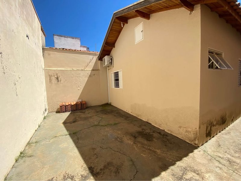 Casa 3 dormitórios sendo um suíte -Bairro São Lourenço-Limeira SP - Limeira - 
