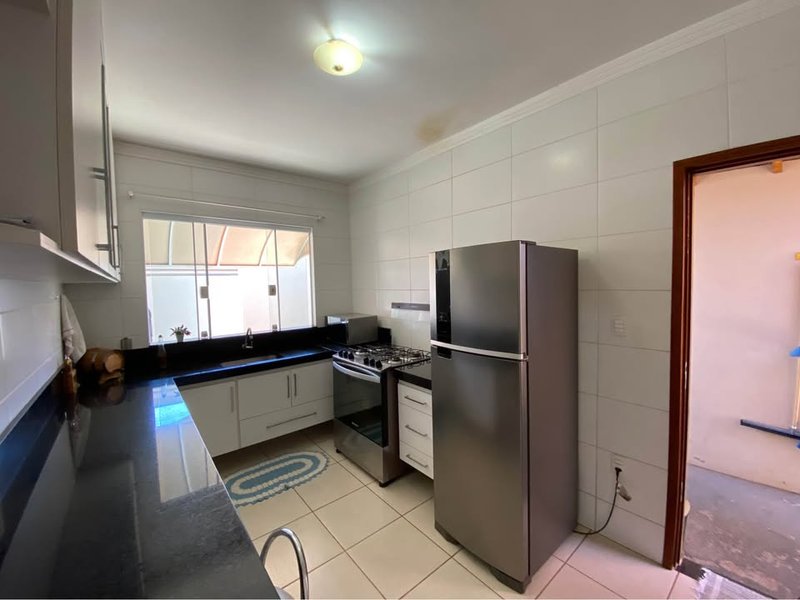 Casa 3 dormitórios sendo um suíte -Bairro São Lourenço-Limeira SP - Limeira - 