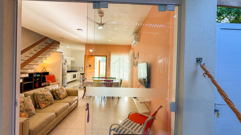 Casa em Condomínio na Praia de Juquehy - LOCAÇÃO DIÁRIA - São Sebastião - 