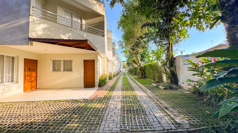 Casa em Condomínio na Praia de Juquehy - LOCAÇÃO DIÁRIA - São Sebastião - 