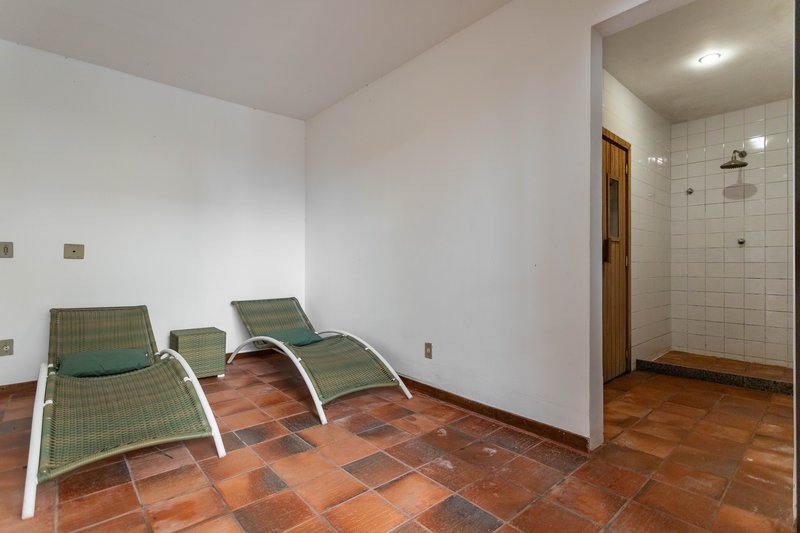 Reformado com ótima marcenaria e lazer completo no entorno da General Glicério! Rua Belisário Távora Rio de Janeiro - 